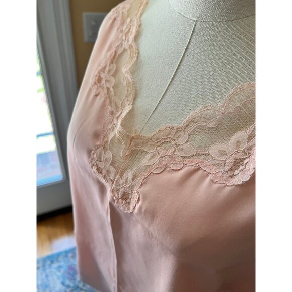 Vintage Nightgown Pink Lace Short Gown All Polyester USA Size Medium - Picture 5 of 6
